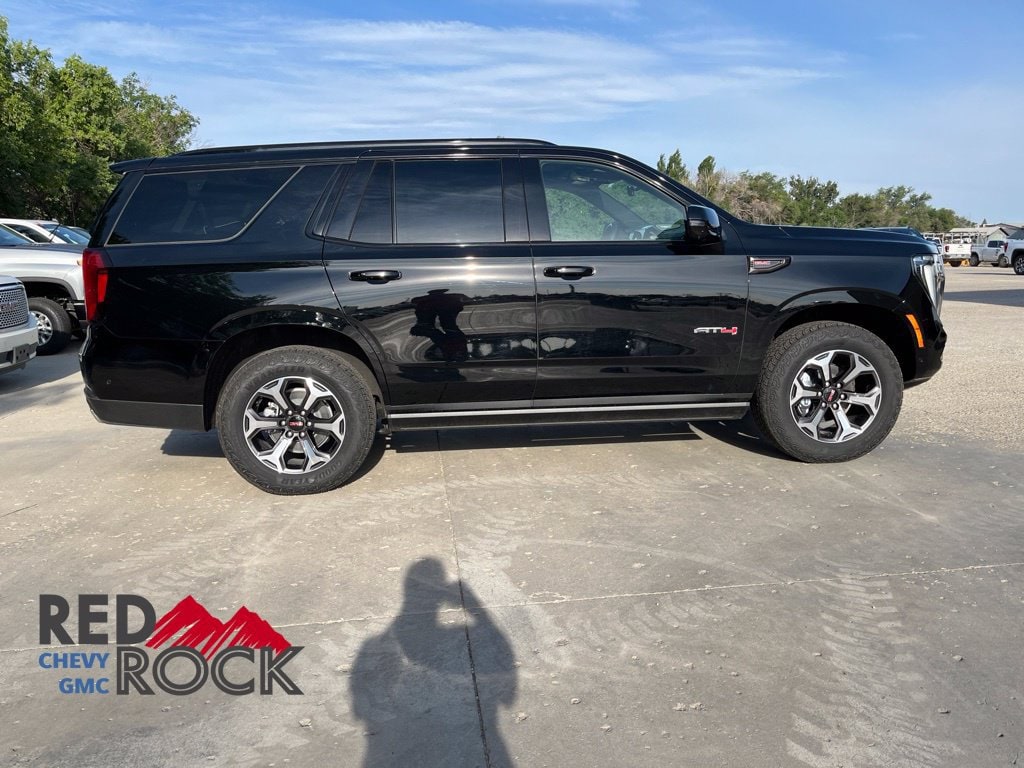 2026 GMC Yukon AT4 Ultimate - Photo 8