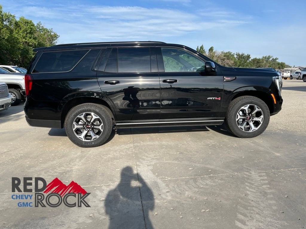 2026 GMC Yukon AT4 Ultimate - Photo 8