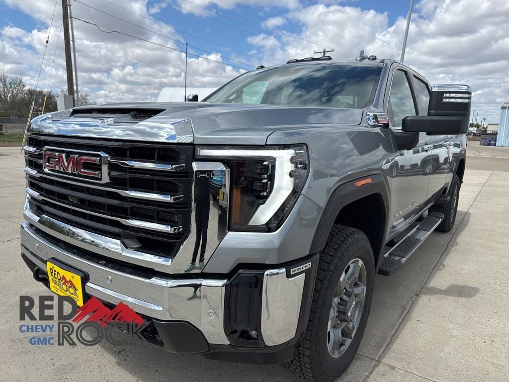 2026 GMC Sierra 4WD Crew Cab Standard Box SLT's photo