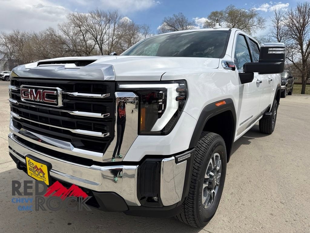 2026 GMC Sierra 4WD Crew Cab Standard Box SLT's photo