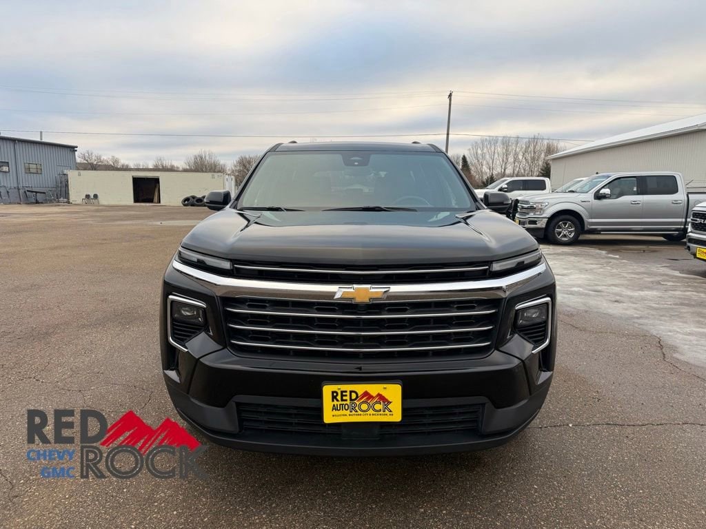 2025 Chevrolet Traverse 2LT photo 3