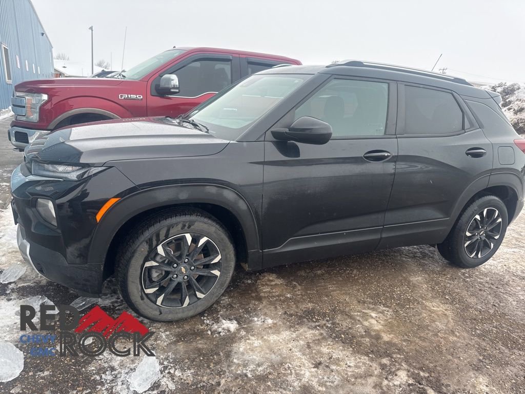 2023 Chevrolet Trailblazer LT photo 2