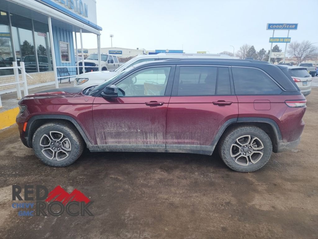 2022 Jeep Grand Cherokee Trailhawk's photo