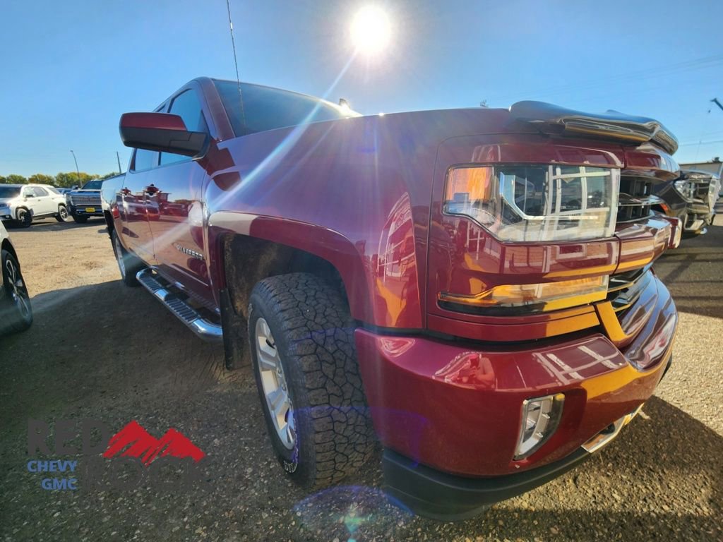 2018 Chevrolet Silverado 1500 LT photo 3