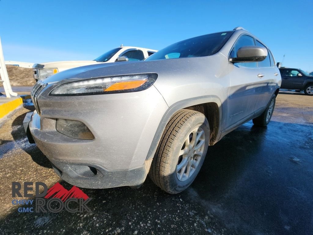 2015 Jeep Cherokee Latitude photo 2