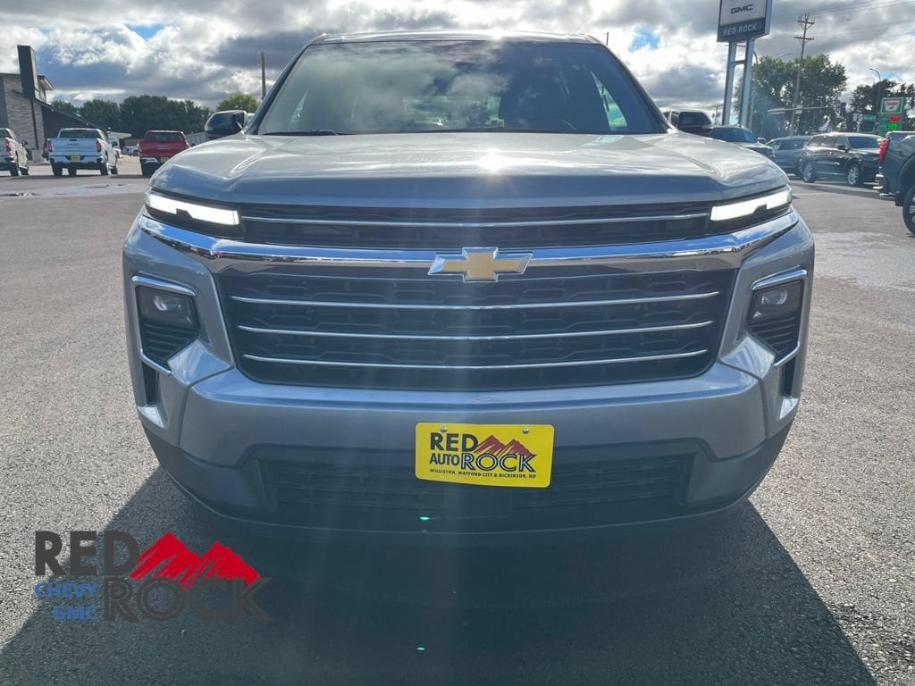 Used 2025 Chevrolet Traverse LT SUV