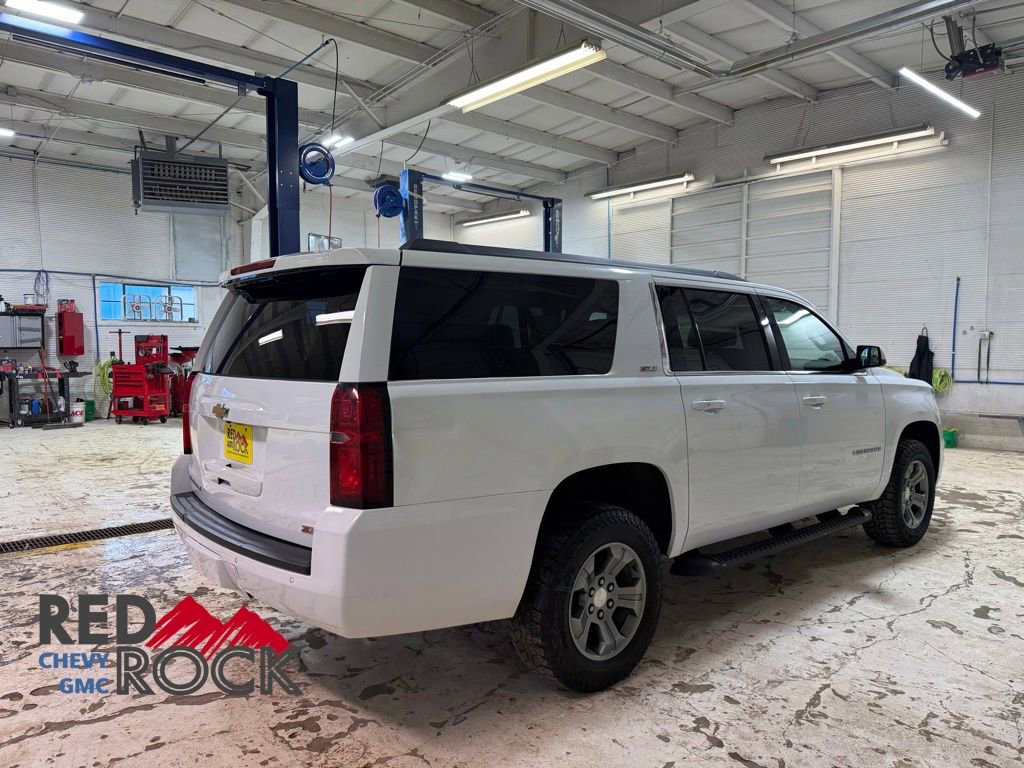 2019 Chevrolet Suburban LT photo 3