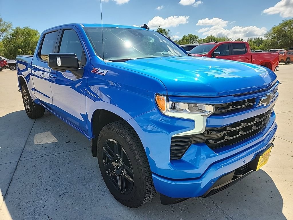 2025 Chevrolet Silverado 1500 RST photo 3