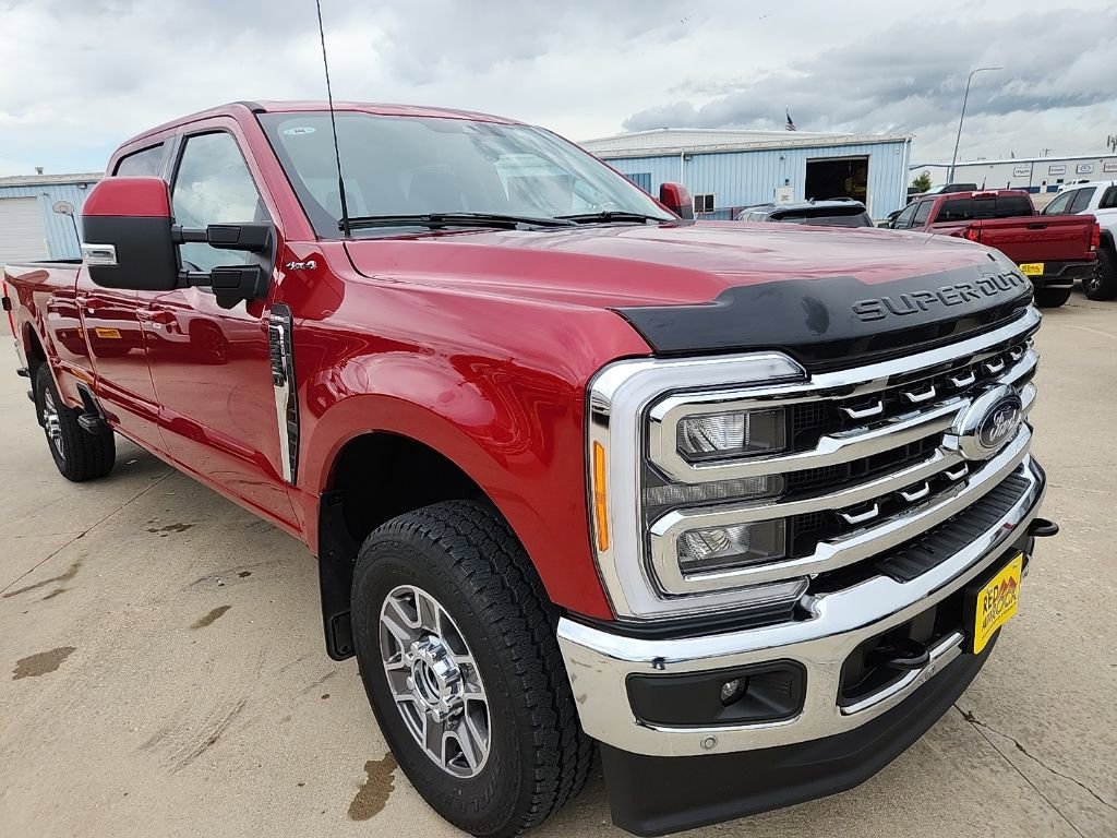 2023 Ford F-250 Lariat photo 3