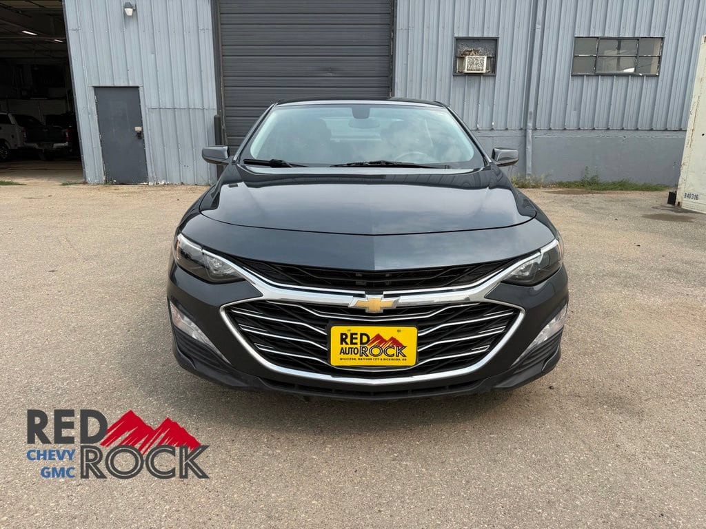 Used 2020 Chevrolet Malibu 1LT with VIN 1G1ZD5ST6LF101151 for sale in Williston, ND
