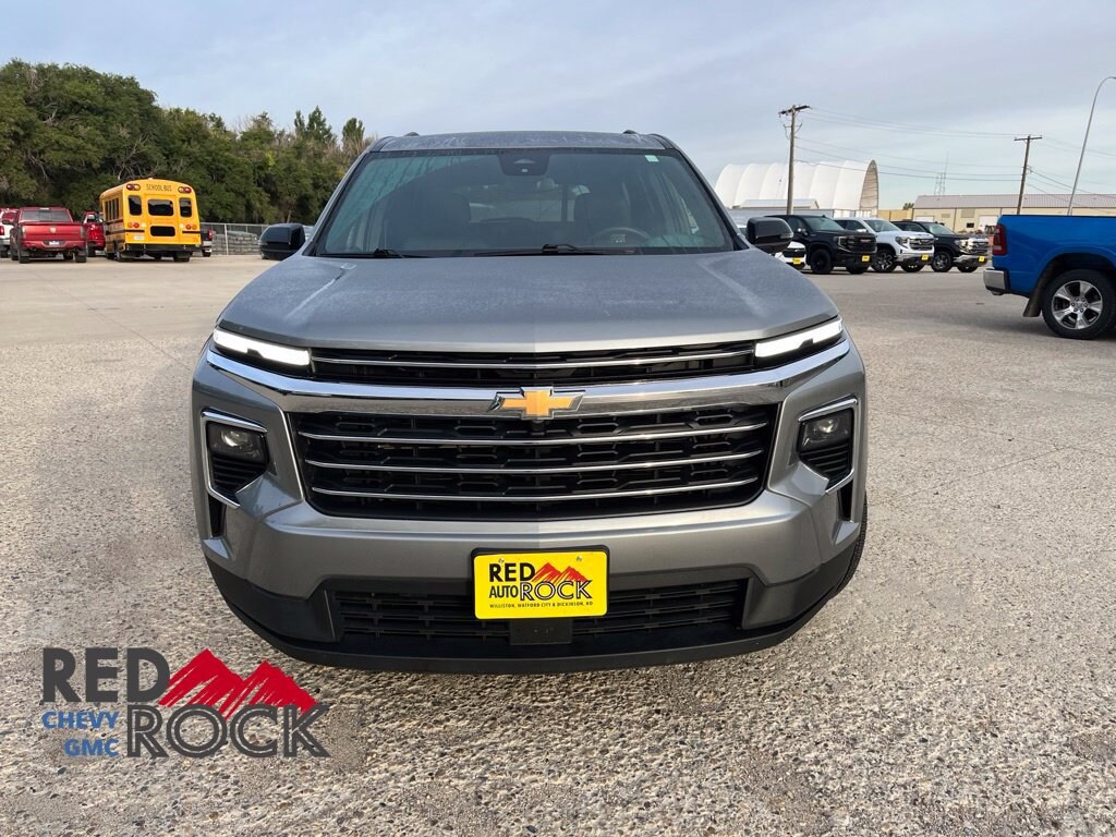 Used 2025 Chevrolet Traverse LT SUV