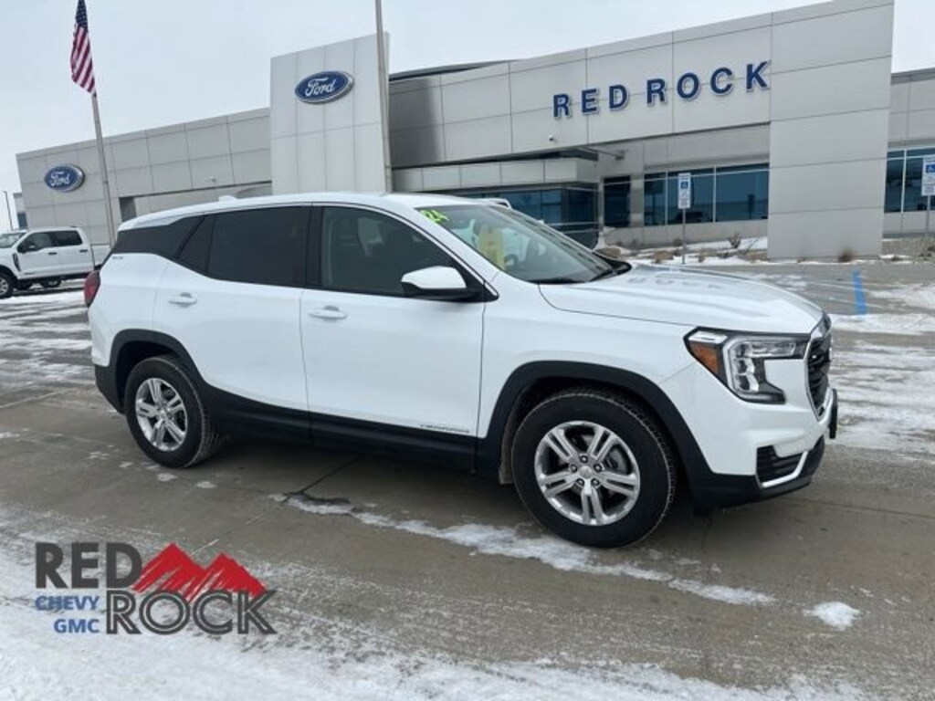 Used 2024 GMC Terrain SLE SUV