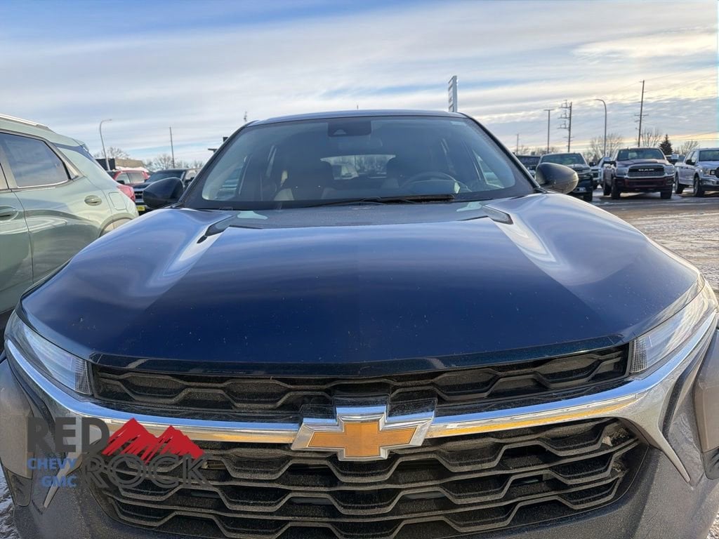 2024 Chevrolet Trax LS photo 3