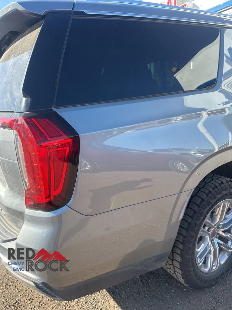2023 Gmc Yukon XL SLT photo 2