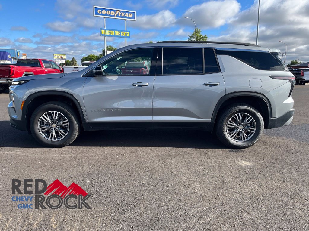 Used 2025 Chevrolet Traverse LT SUV