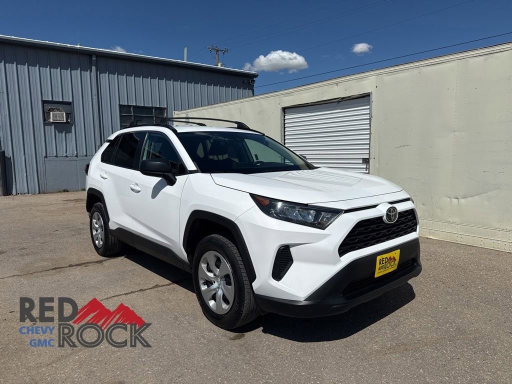 2021 Toyota RAV4 LE AWD's photo