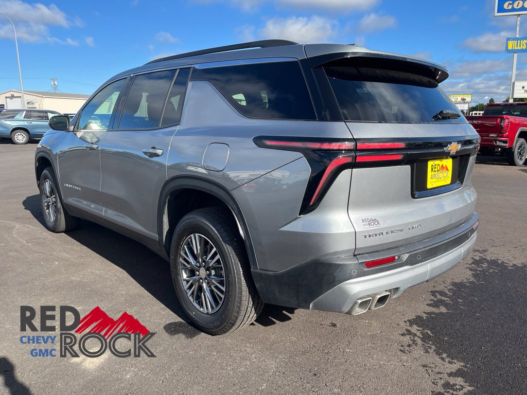 Used 2025 Chevrolet Traverse LT SUV