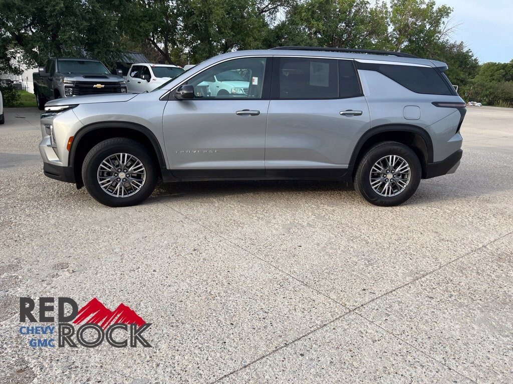 Used 2025 Chevrolet Traverse LT SUV