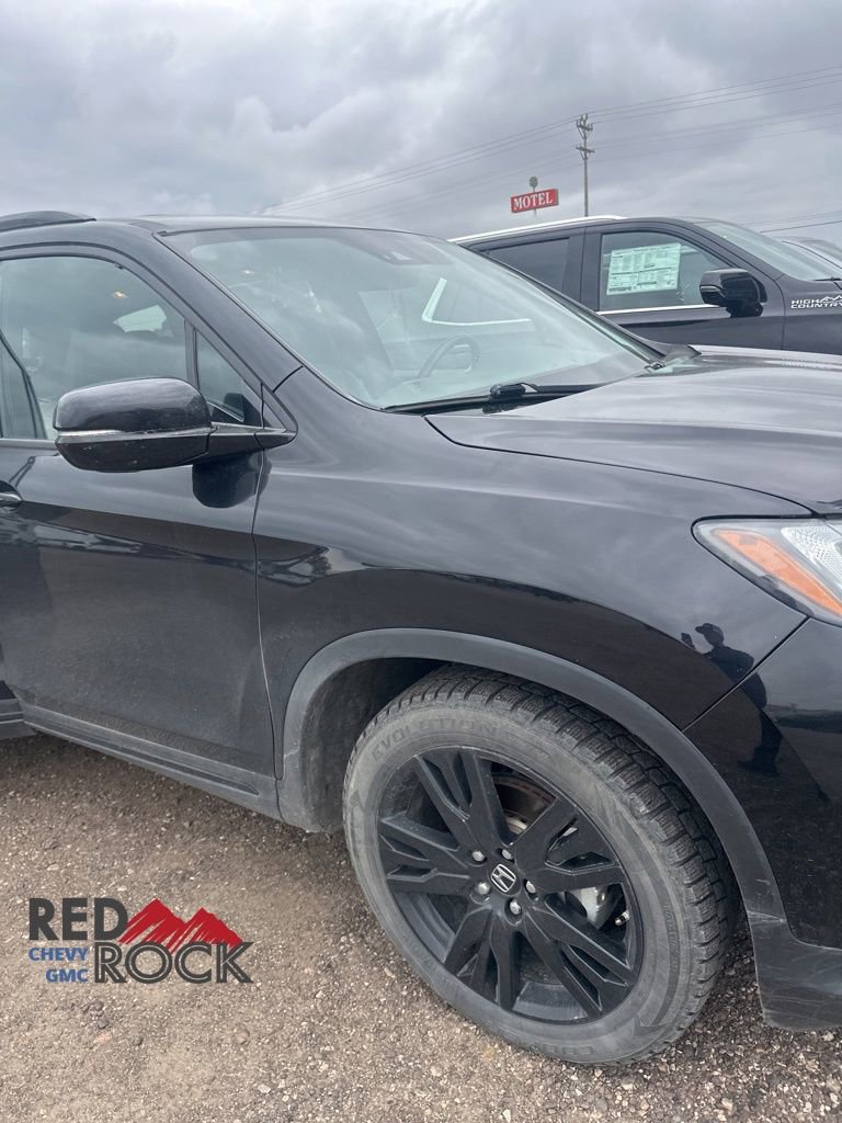 2020 Honda Pilot Black Edition photo 3