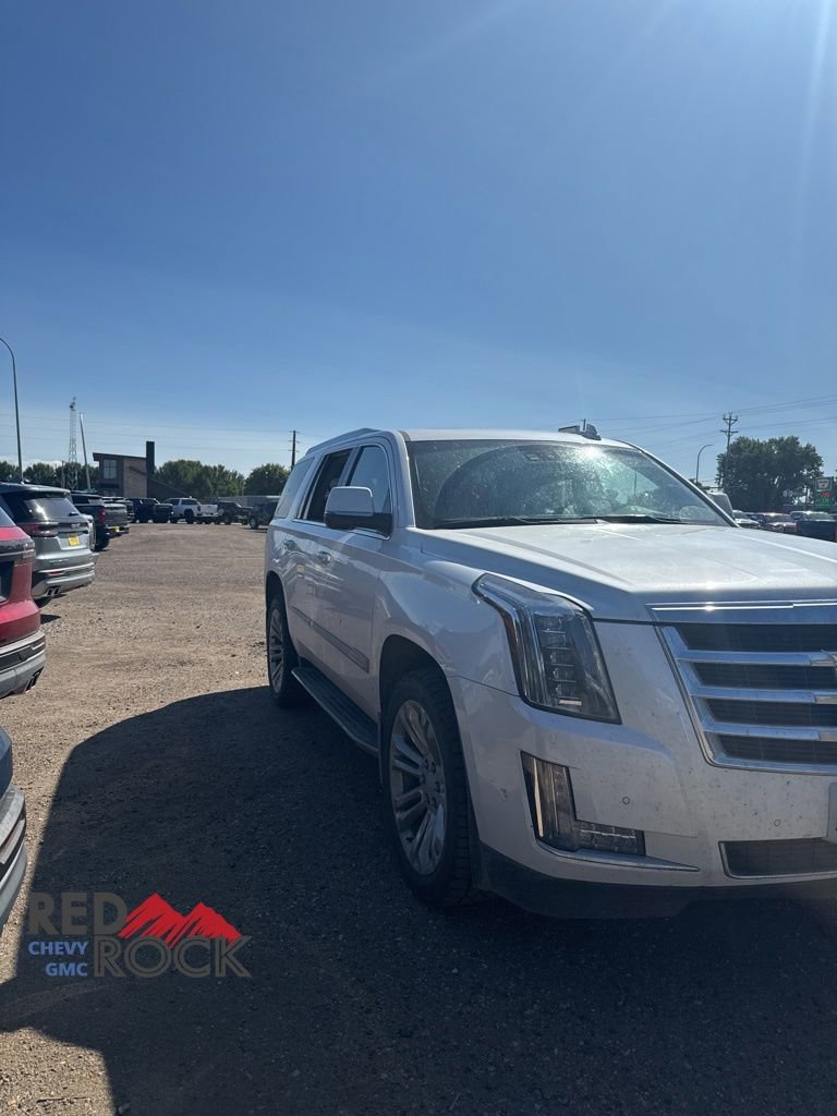 2018 Cadillac Escalade Premium Luxury photo 3