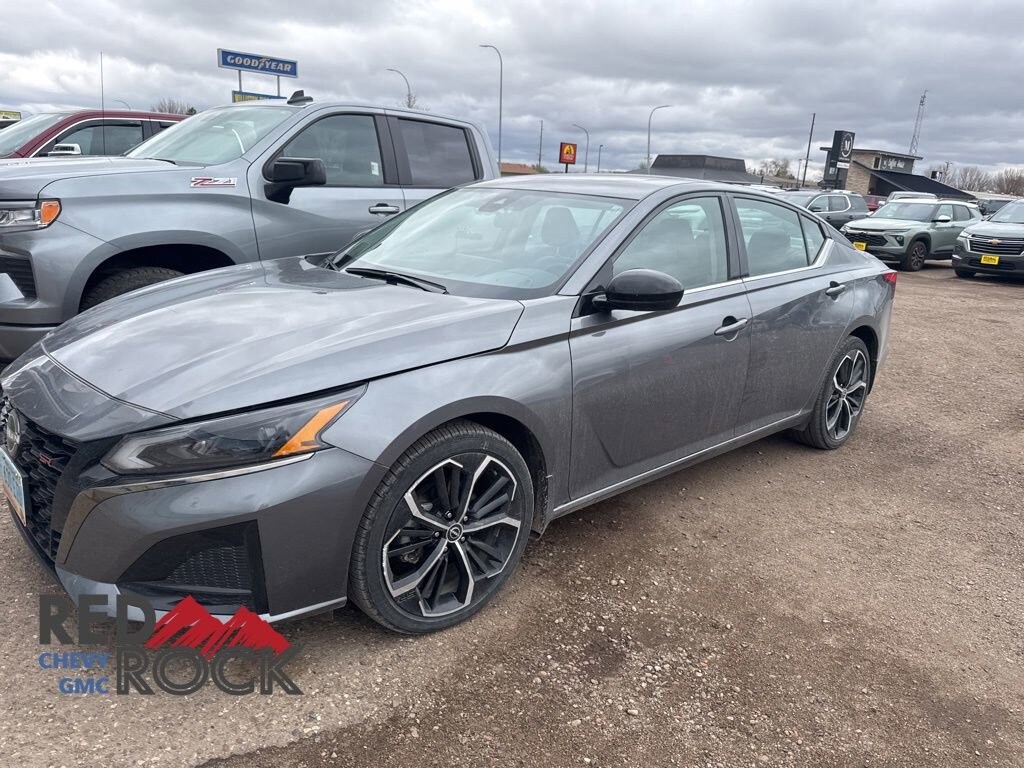 Used 2024 Nissan Altima 2.5 SR