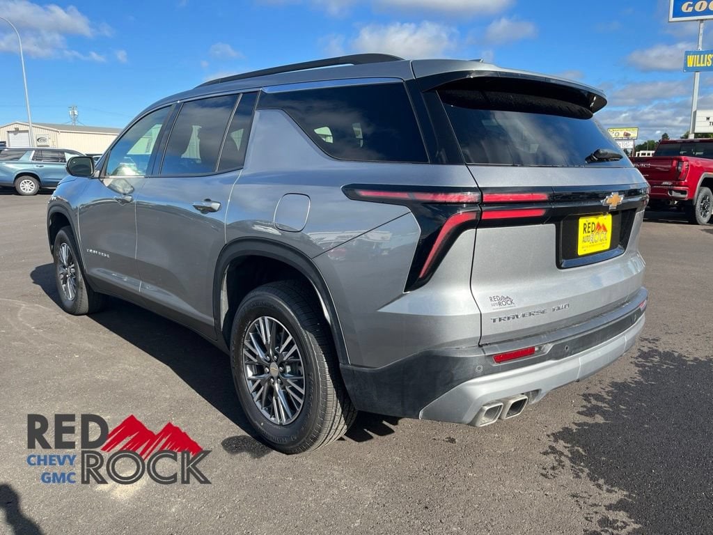 Used 2025 Chevrolet Traverse LT SUV