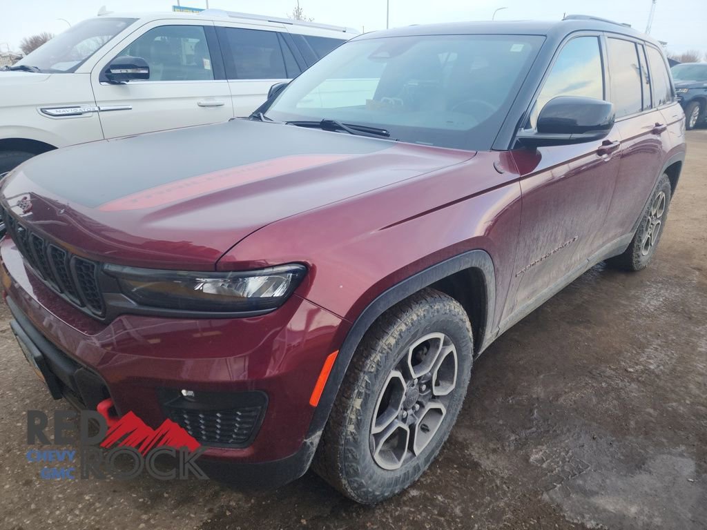 2022 Jeep Grand Cherokee Trailhawk photo 2
