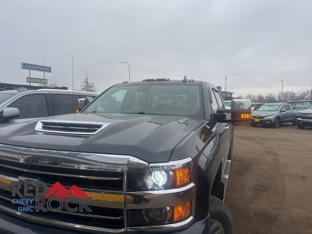 2019 Chevrolet Silverado 3500HD High Country photo 2