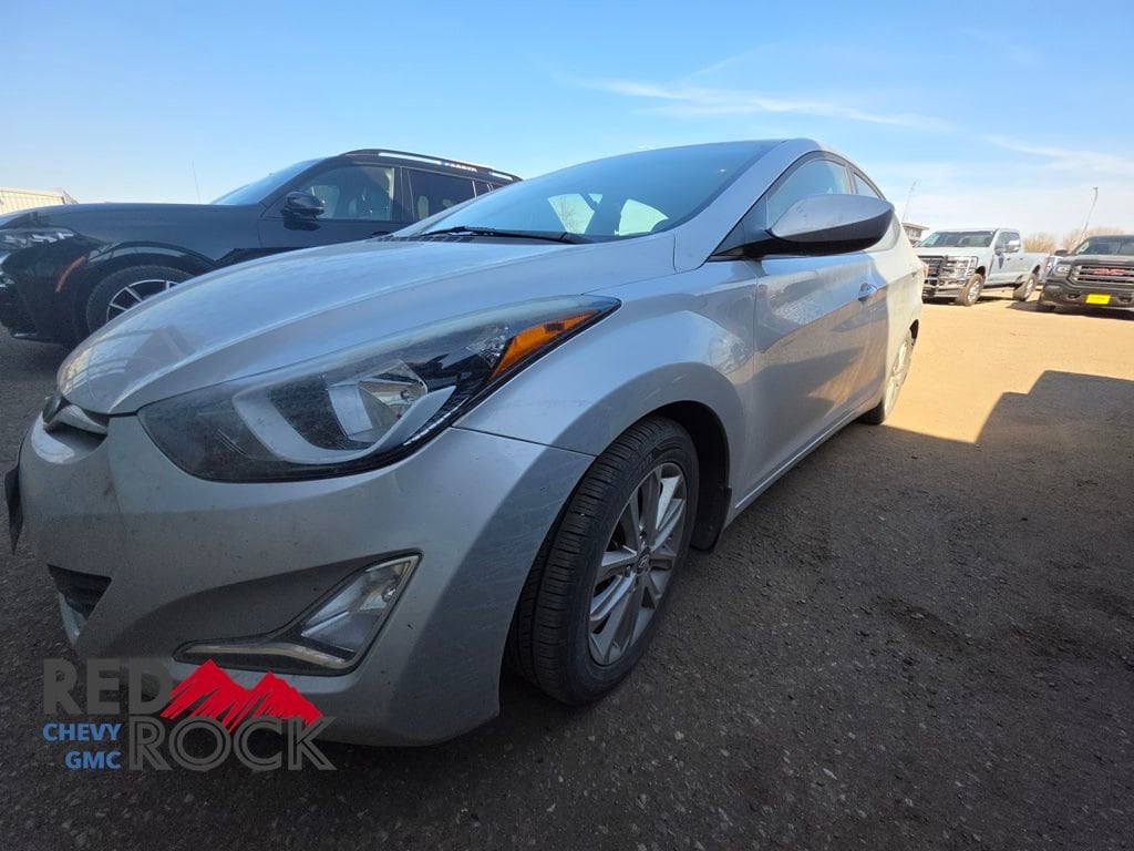 Used 2015 Hyundai Elantra SE with VIN 5NPDH4AE3FH594686 for sale in Williston, ND