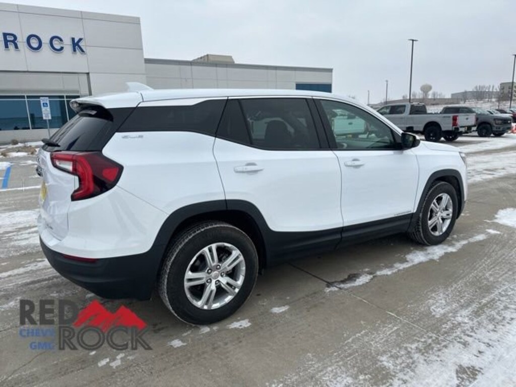 Used 2024 GMC Terrain SLE SUV