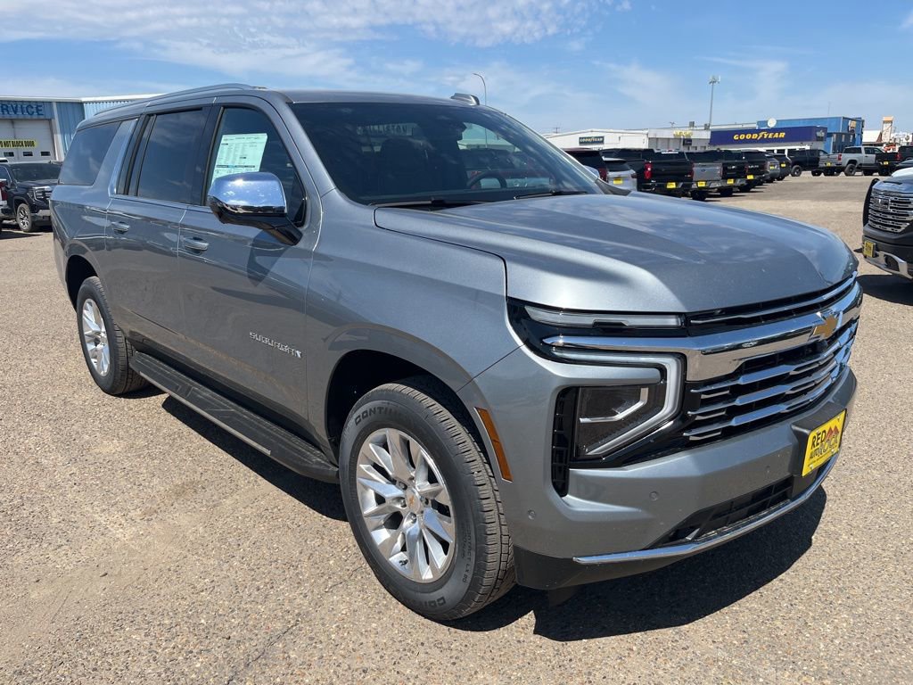 2025 Chevrolet Suburban Premier photo 3