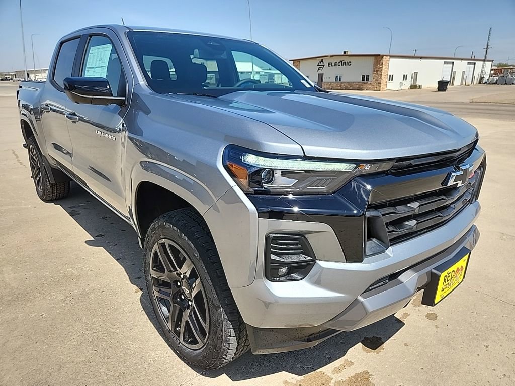 2025 Chevrolet Colorado Z71 photo 3