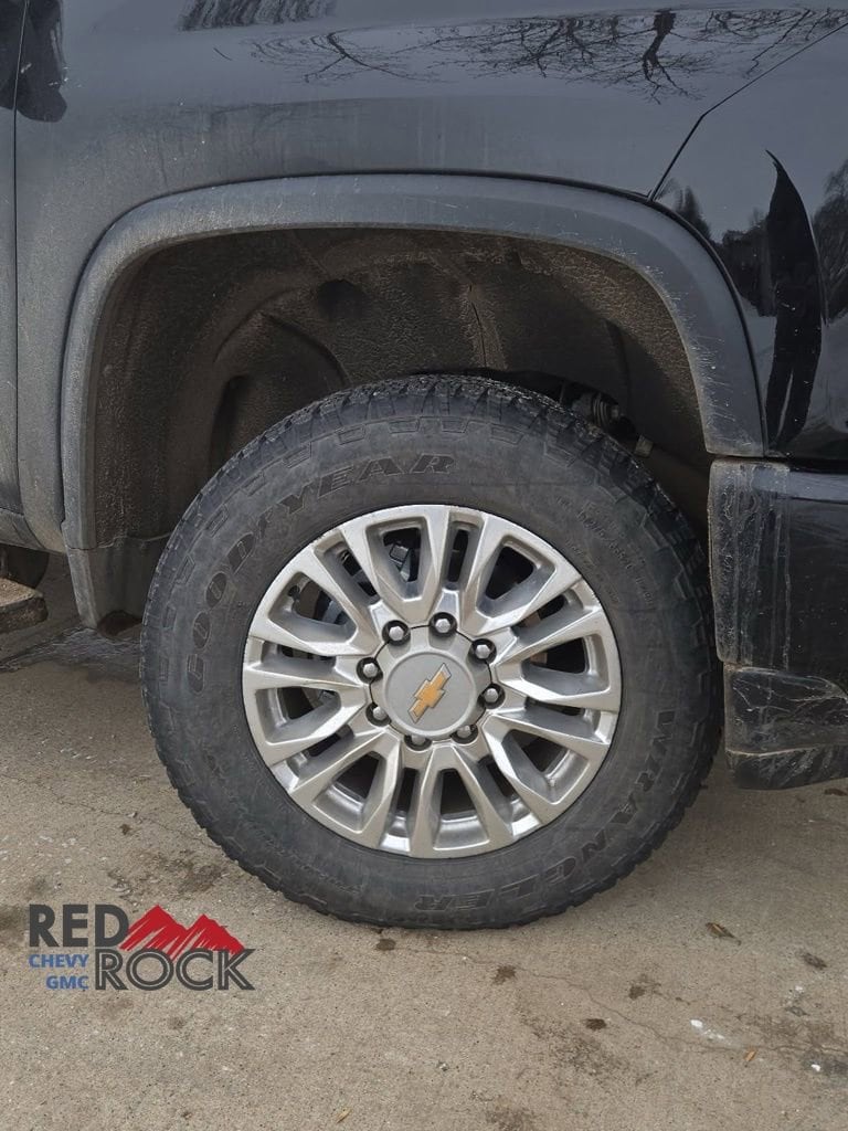 2022 Chevrolet Silverado 2500HD High Country photo 3