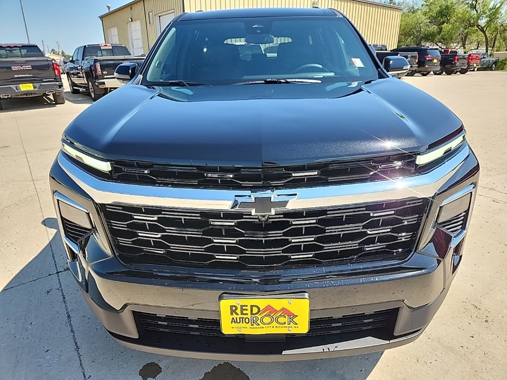 2025 Chevrolet Traverse photo 2