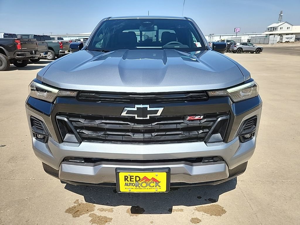 2025 Chevrolet Colorado Z71 photo 2