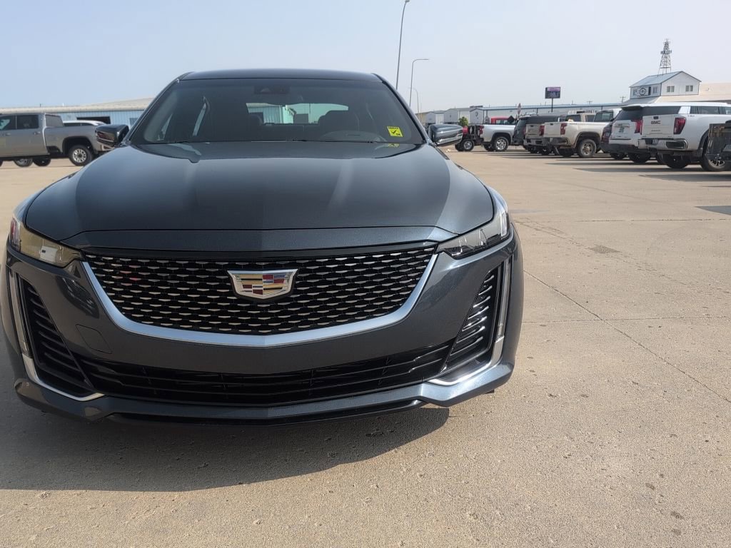 2021 Cadillac CT5 Luxury photo 2