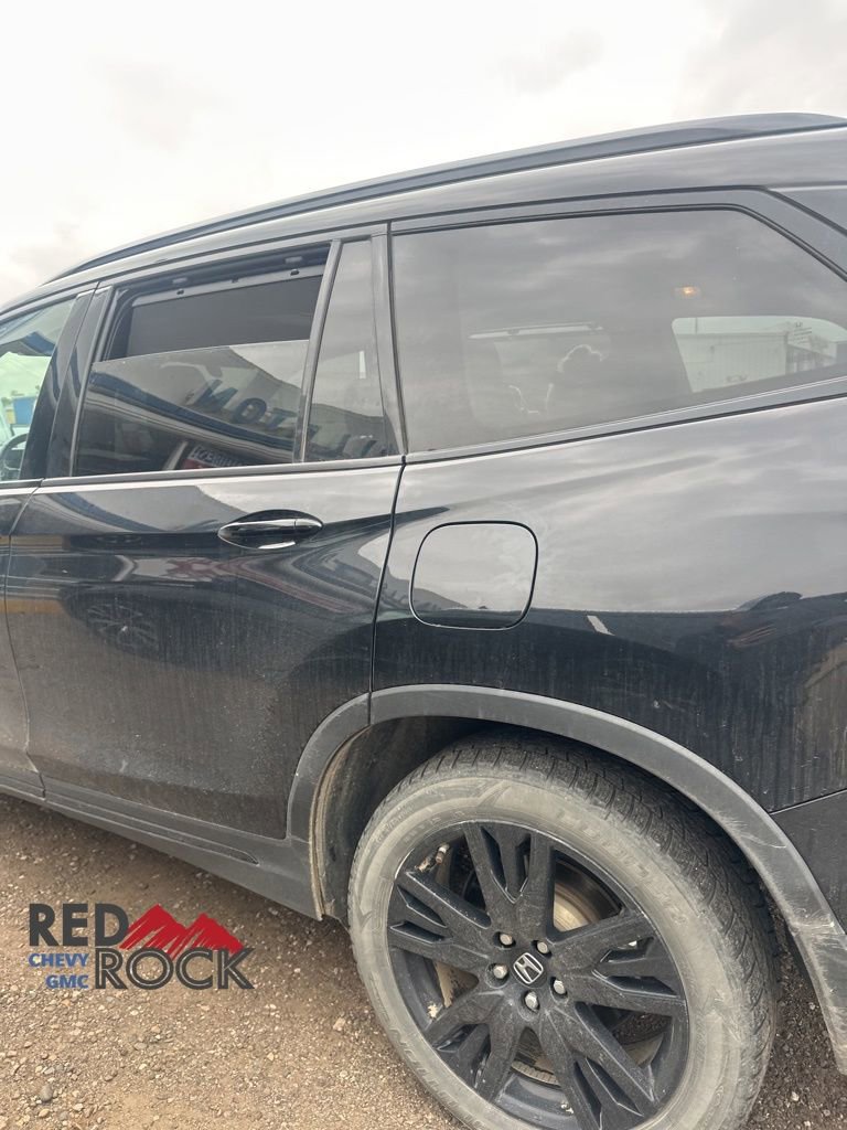 2020 Honda Pilot Black Edition photo 4