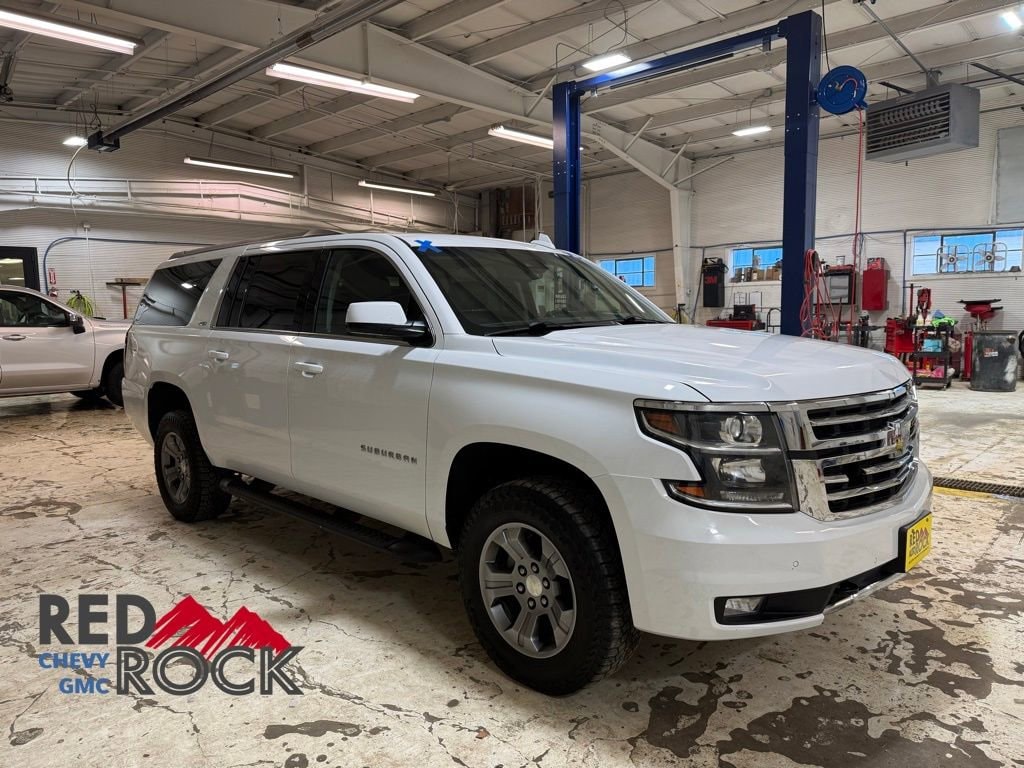 2019 Chevrolet Suburban LT photo 4