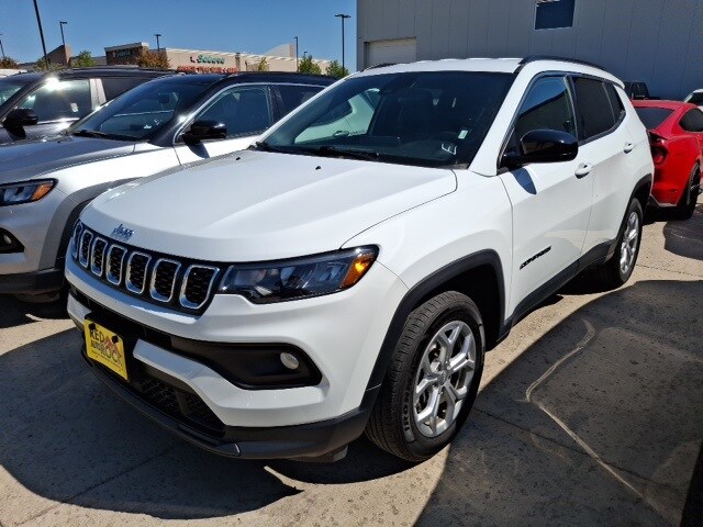 2024 Jeep Compass Latitude photo 3