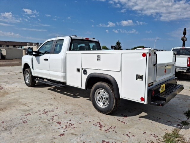 2024 Ford F-350 photo 4