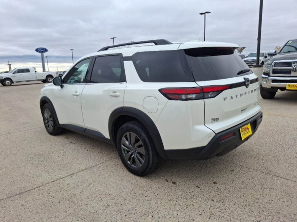 Used 2024 Nissan Pathfinder SV SUV