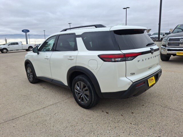 2024 Nissan Pathfinder SV photo 3