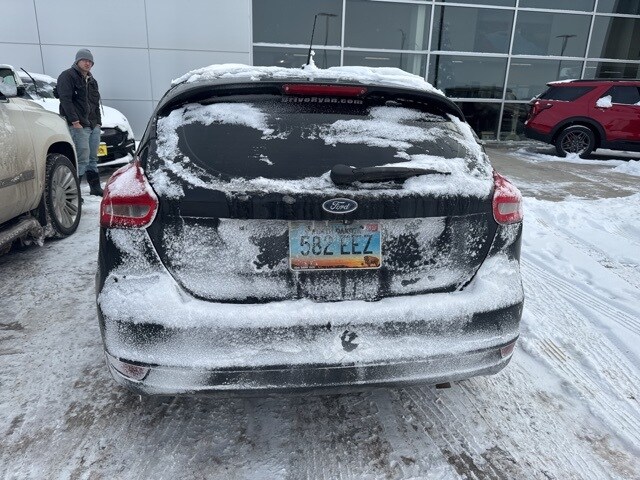 2017 Ford Focus SE photo 3