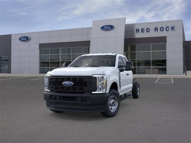 2025 Ford F-350 photo 3
