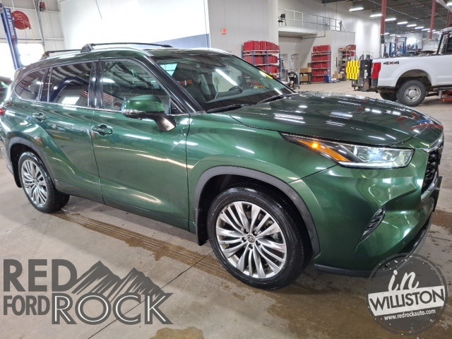 2023 Toyota Highlander Platinum's photo