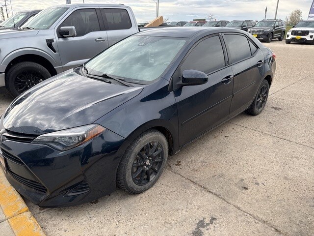 2019 Toyota Corolla L photo 2