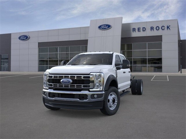 2025 Ford F-550 photo 3