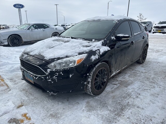 2017 Ford Focus SE photo 2