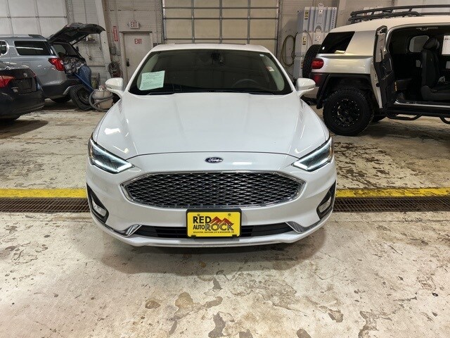 2019 Ford Fusion Titanium photo 2