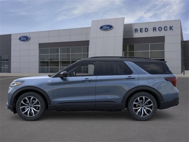 2025 Ford Explorer ST-Line photo 2